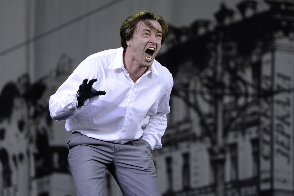 *Черный человек*