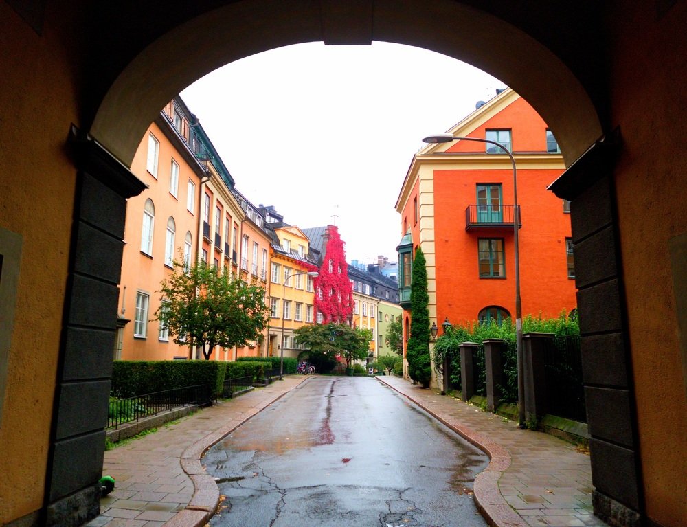 Осенние краски в переулках Стокгольма
