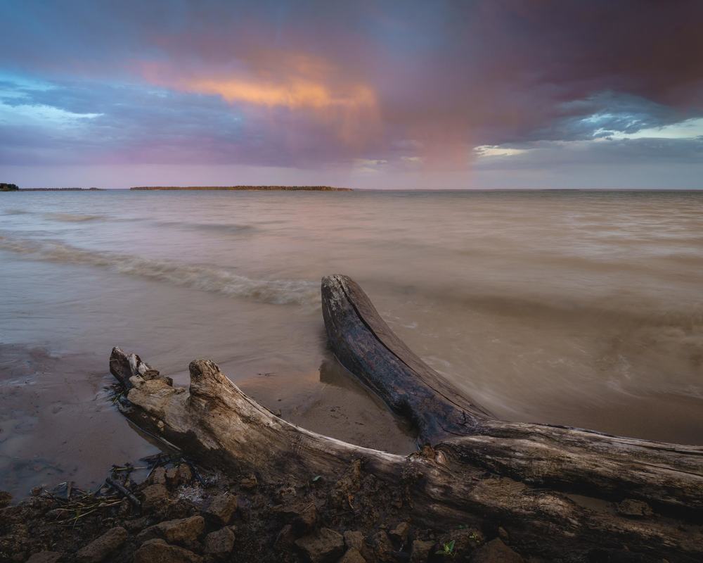 Дождь над морем