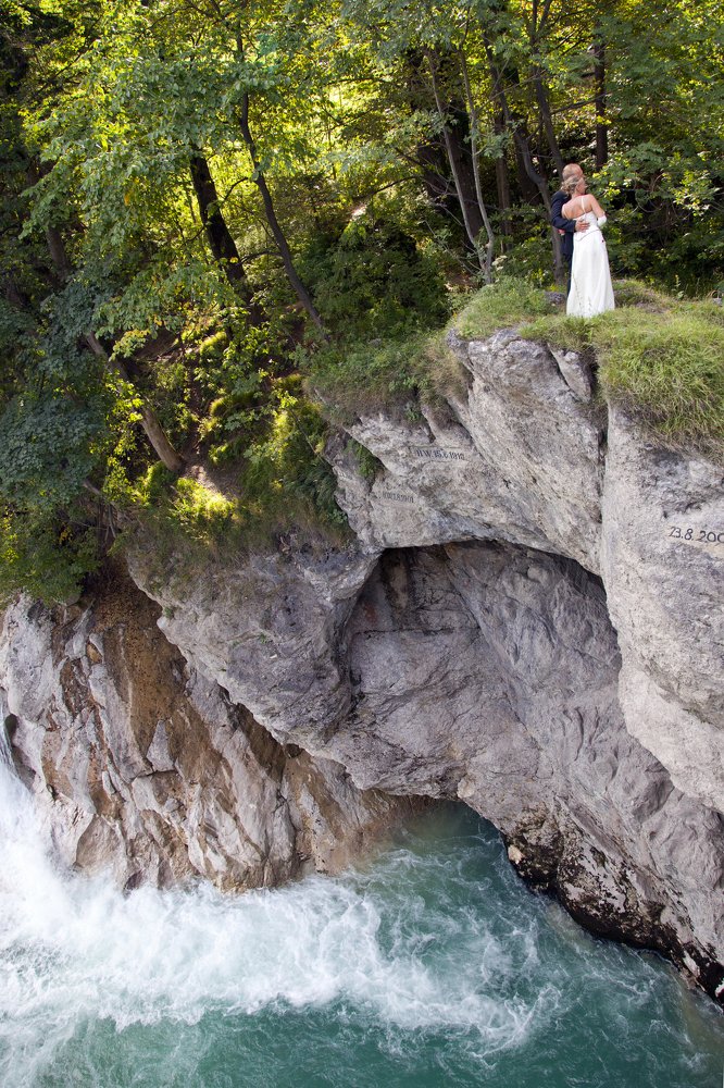 Любовь над пропастью. Love over the precipice.