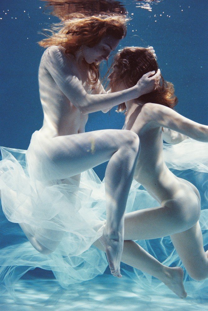 Underwater dance