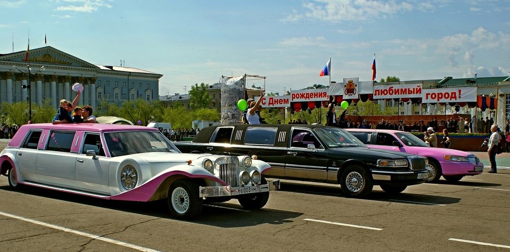 Лимузины.