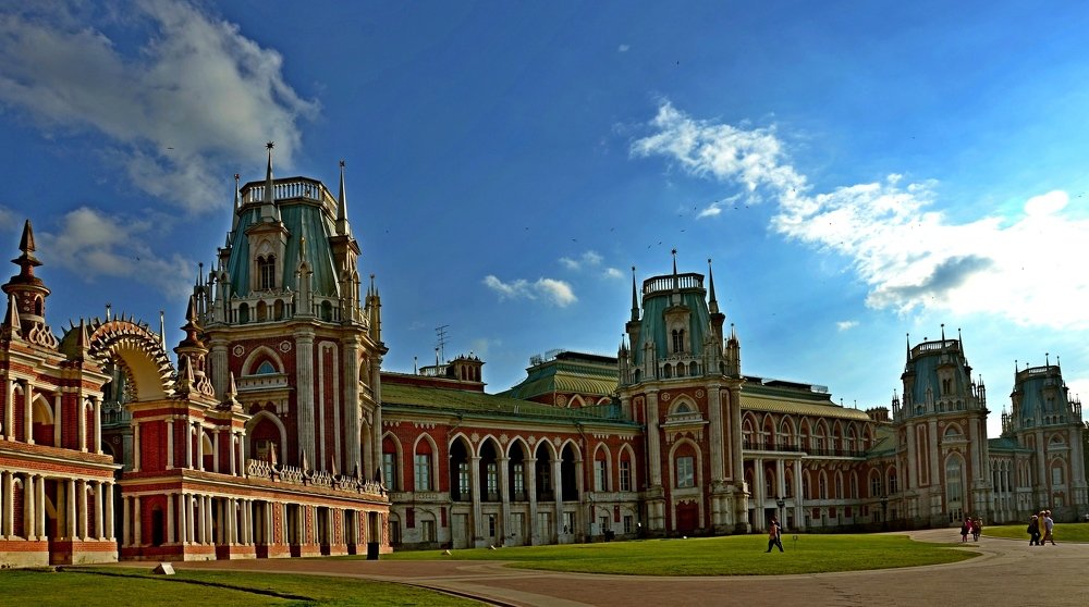 Царский дворец.