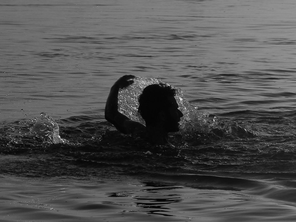 Black & White: Motion - River swimming