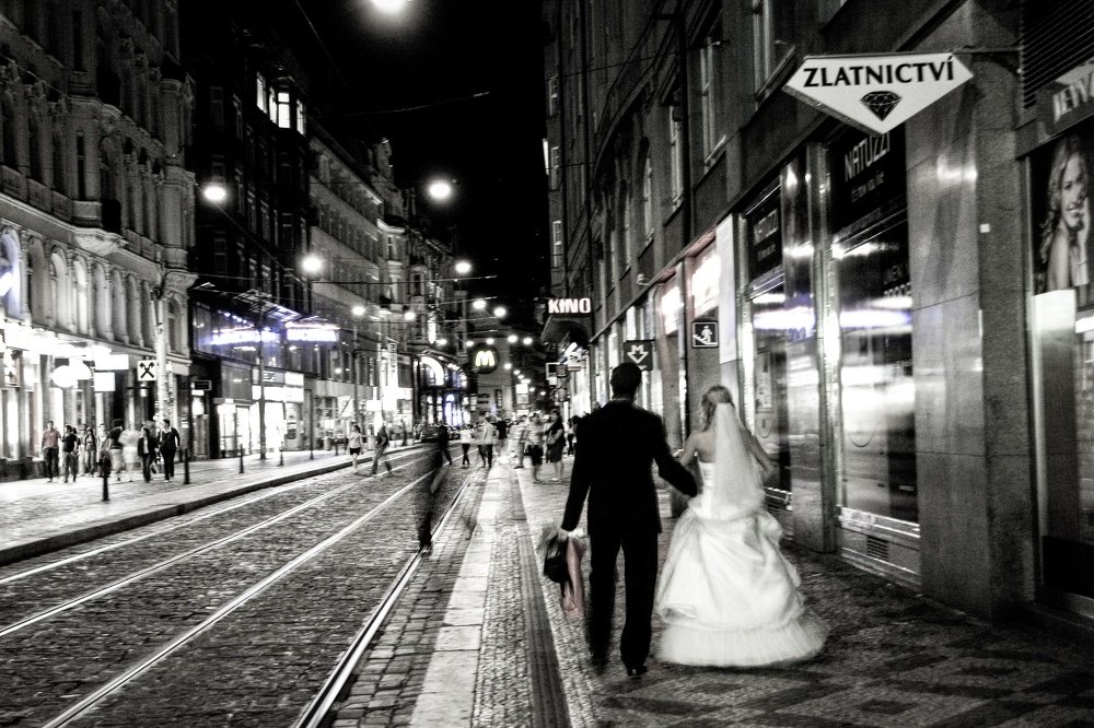 Ночной побег в кино в Праге. Night escape to the cinema in Prague.