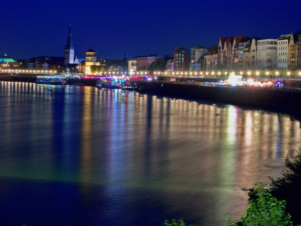 Ночной Дюссельдорф