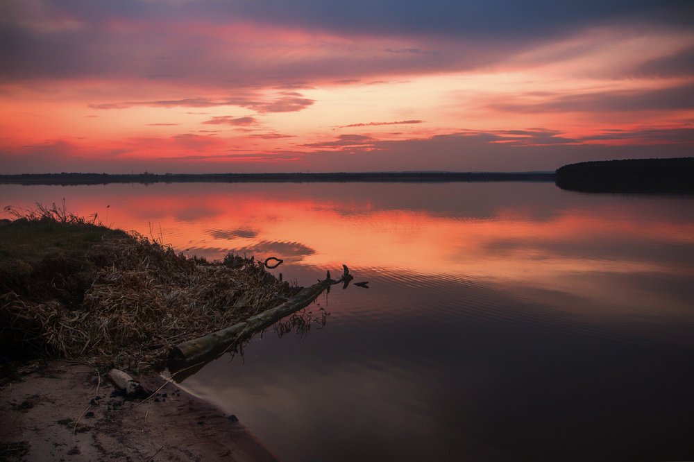 закат на водохранилище