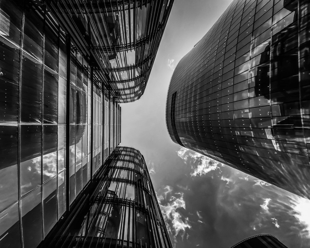 НЕБОСКРЕБЫ