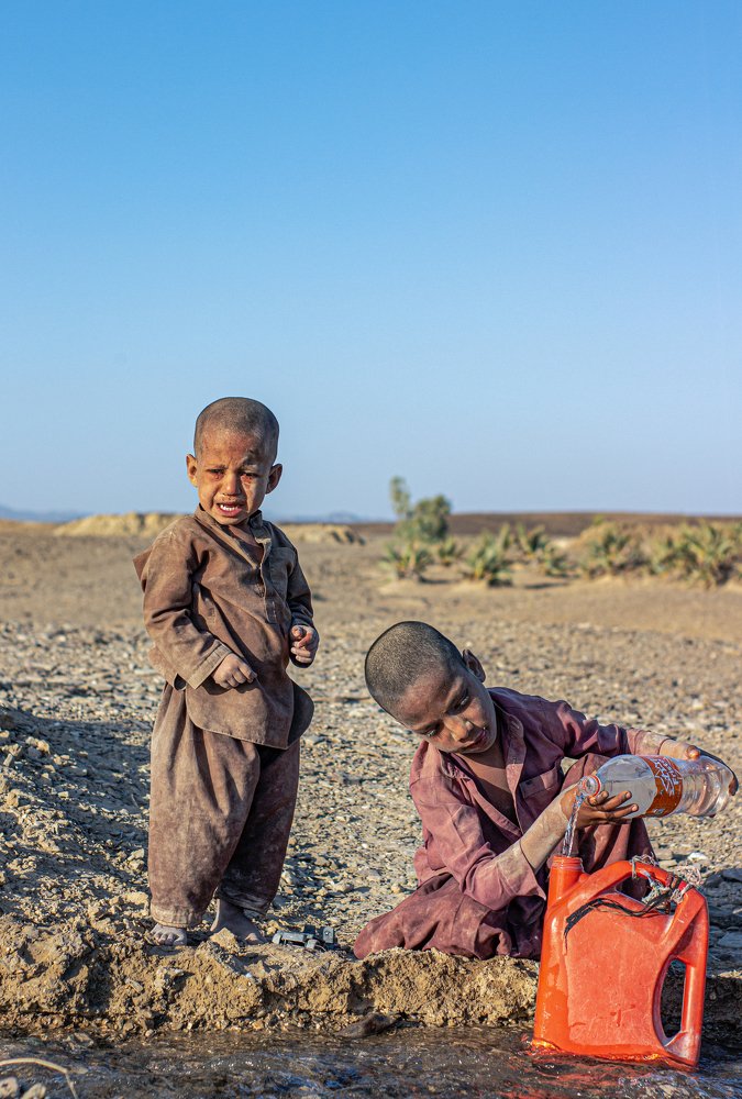 Children and autumn crisis of water shortage