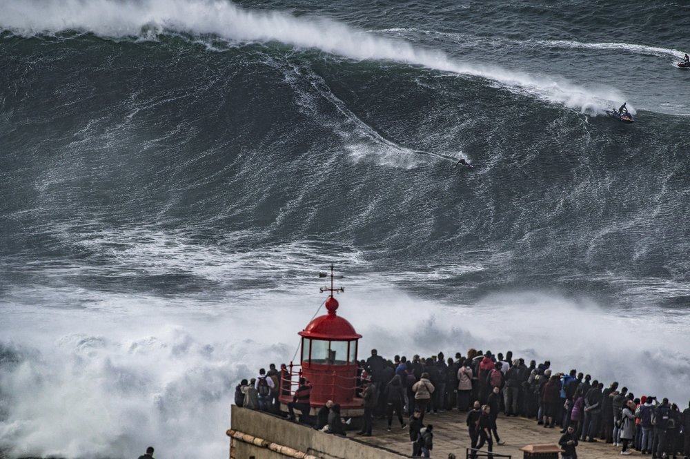 Nazarè, the largest waves in the world