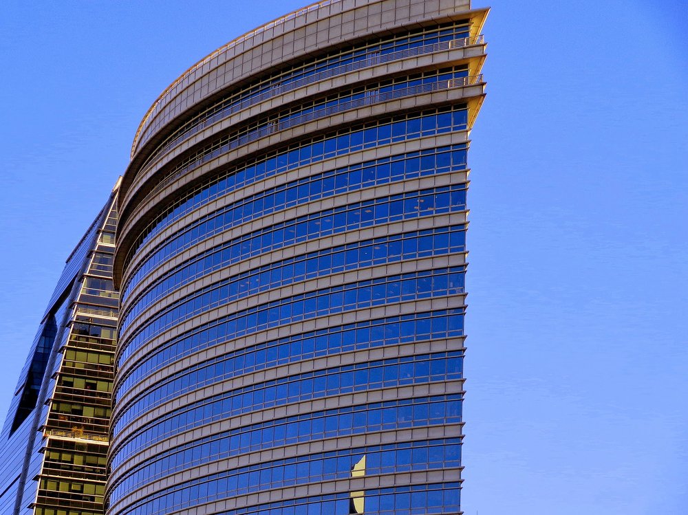 Edificio comercial . Puerto Madero