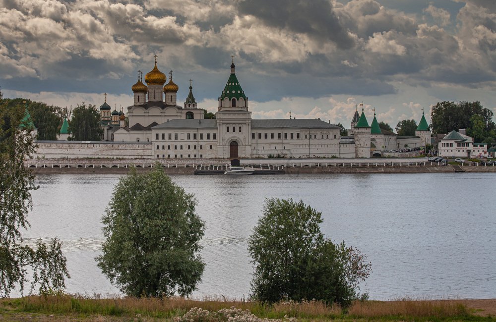 Ипатьевской монастырь под Костромой