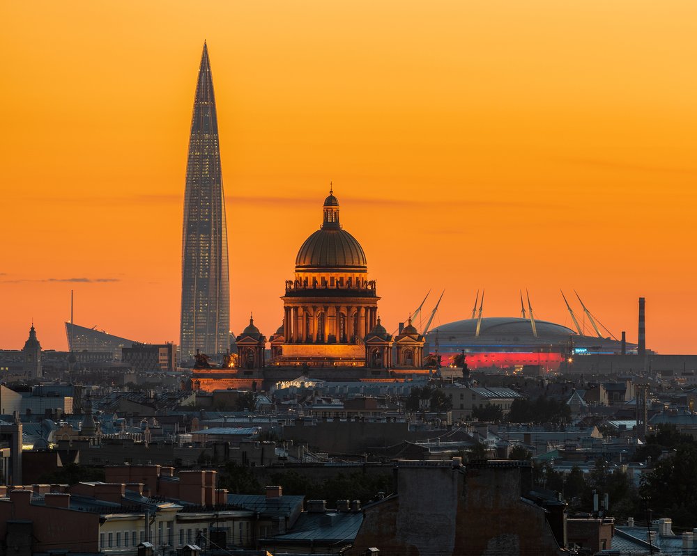 Summer afterglow in Saint-Petersburg