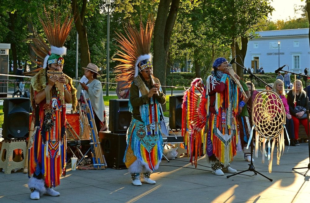 Концерт индейцев.