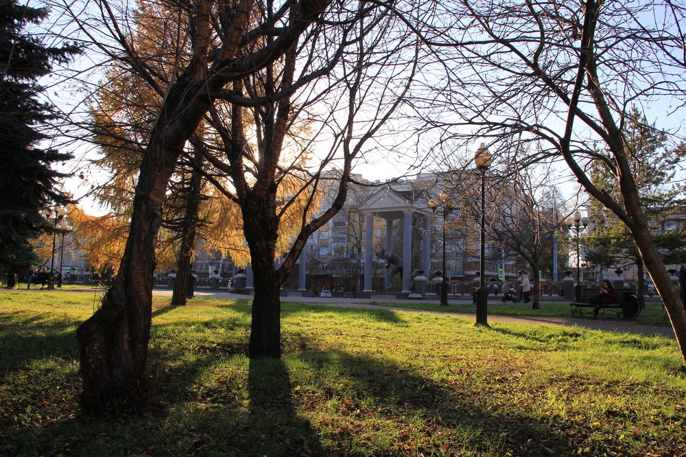 Тёплый октябрьский осенний день