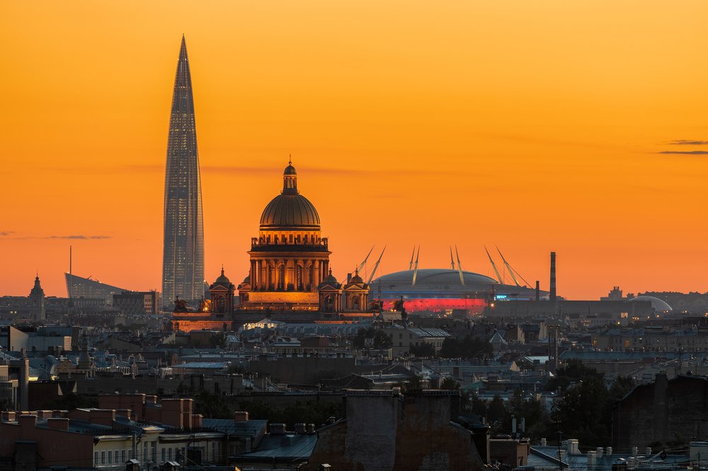 Summer afterglow in Saint-Petersburg