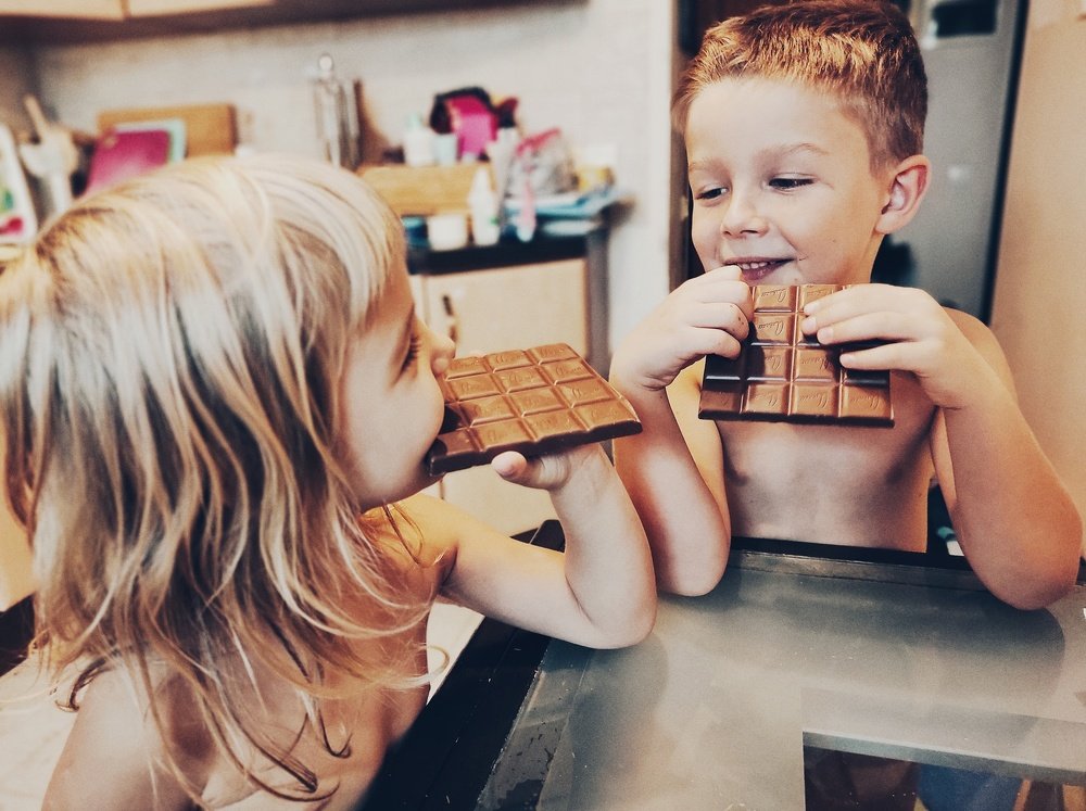 Когда мама разрешила один кусочек)