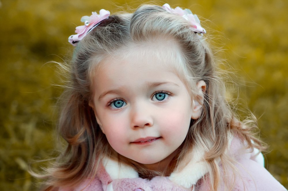 Girl wth amazing eyes