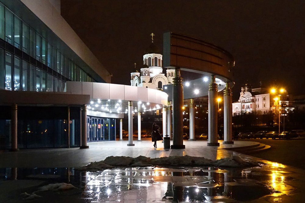 В отблеске воды…