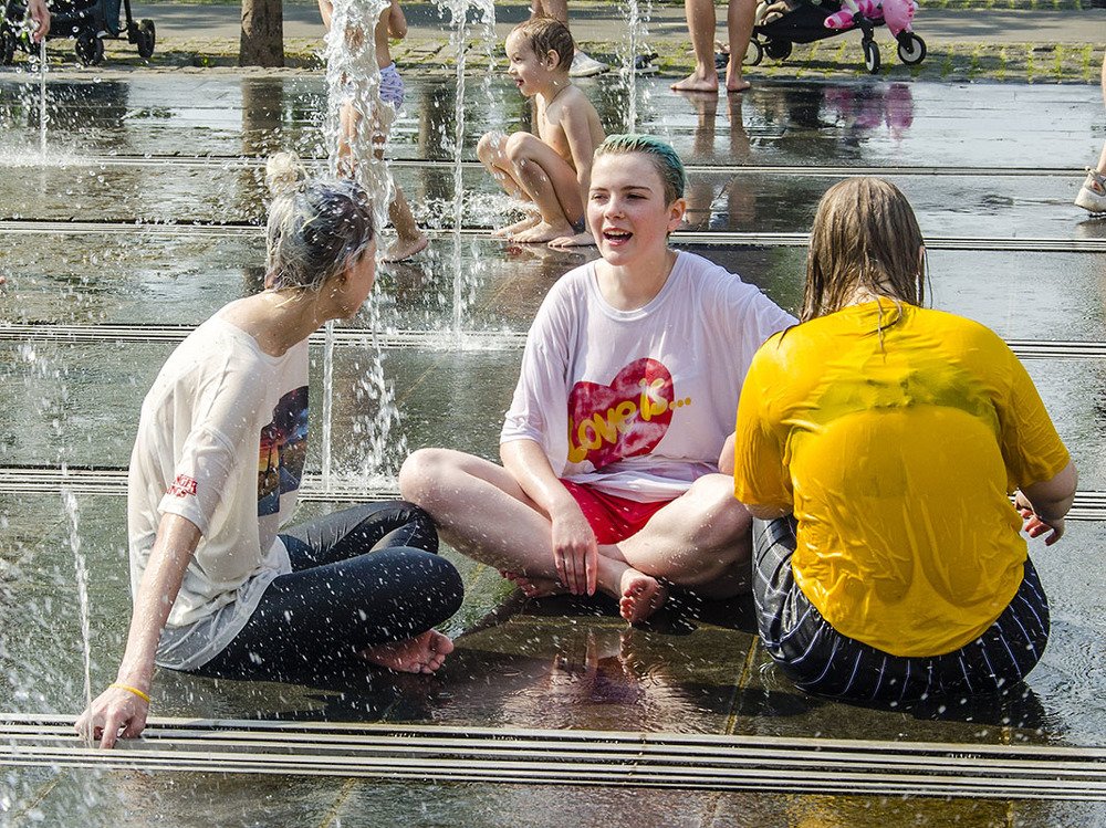 Хорошо сидим !