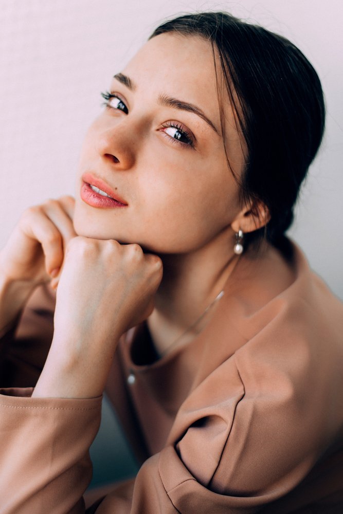 Портрет в бежевых тонах