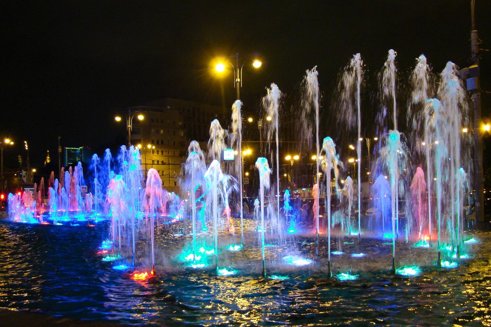 Фонтан у "Европейского"