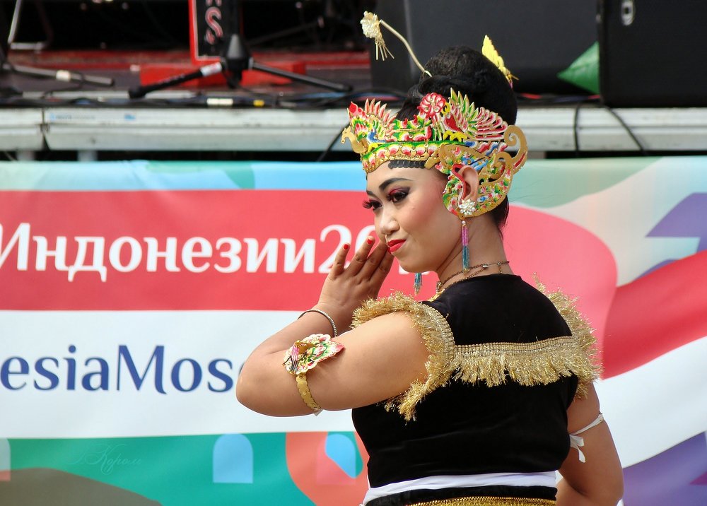 Танцовщица (Фестиваль Индонезии)