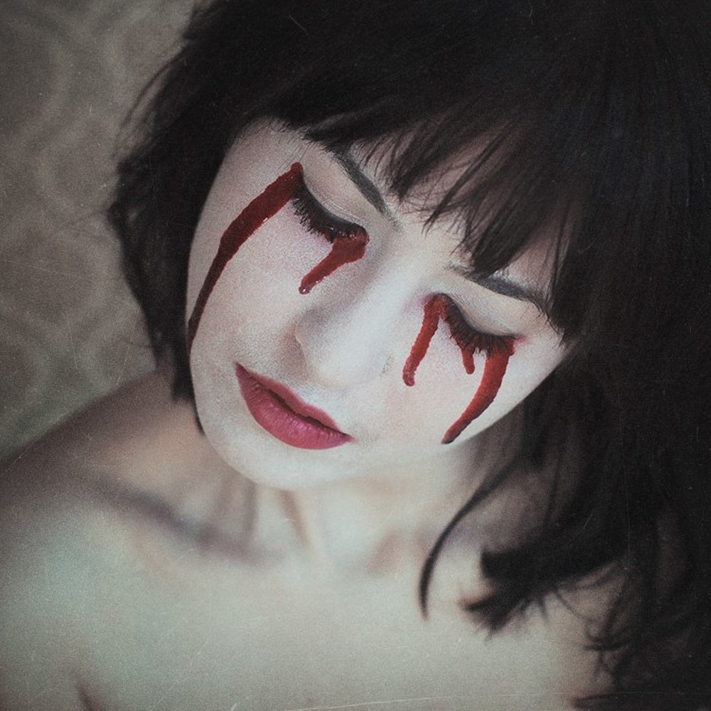 Photograph by Maria Silent