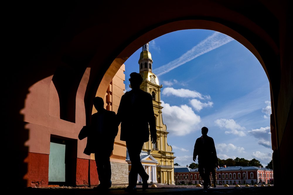 Тени в крепости на Неве,