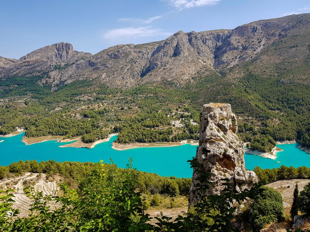 Бирюзовая вода Гуаделеста