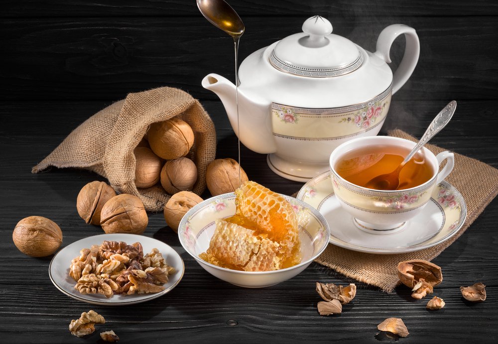 Под медок с орешком...