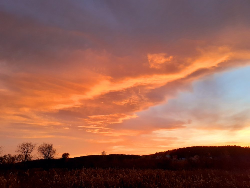 Уж небо осенью дышало...