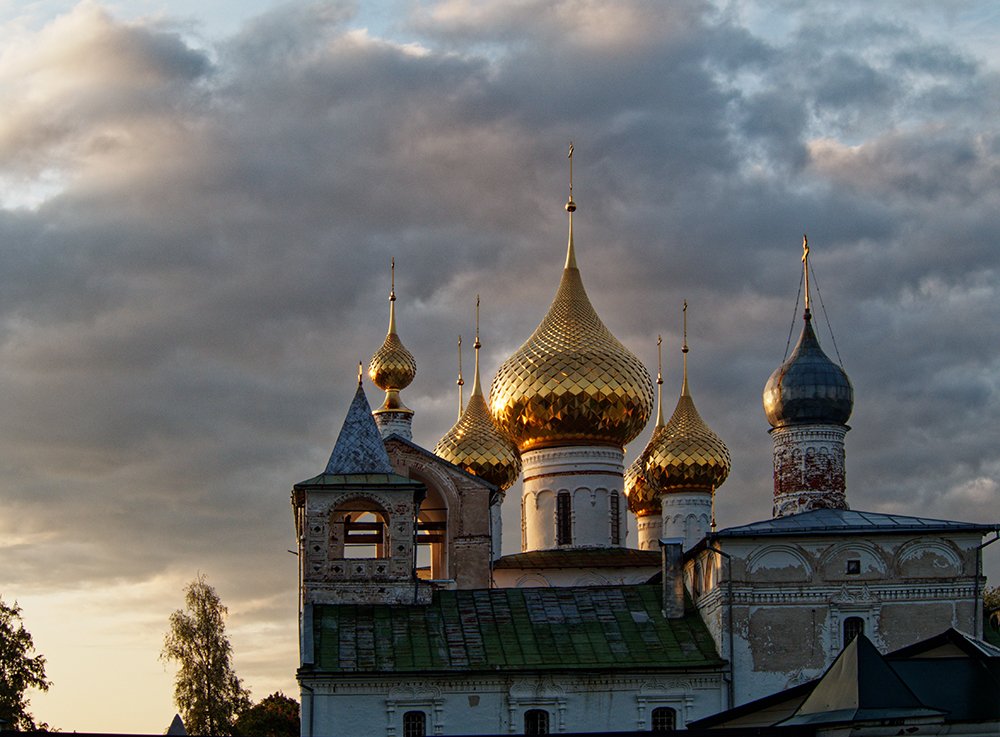 Золотые купола Углича