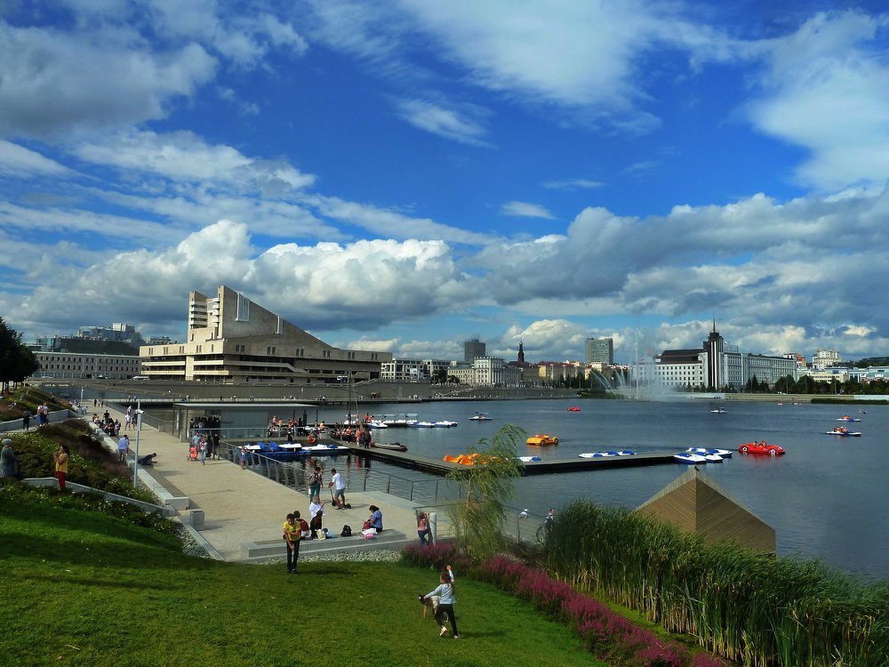 Вид на оз.Н.Кабан и театр им.Г.Камала