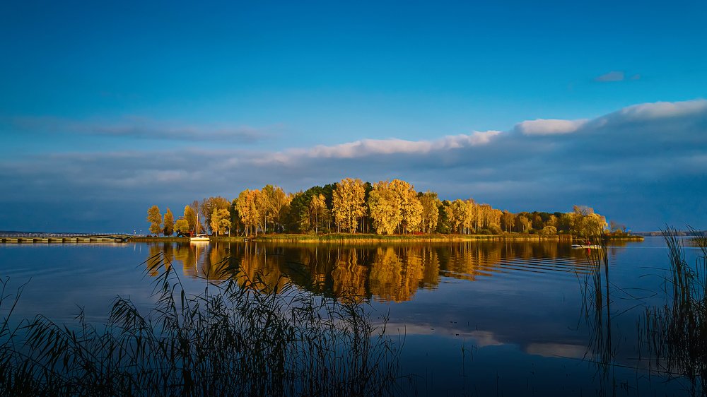 В лучах заходящего солнца
