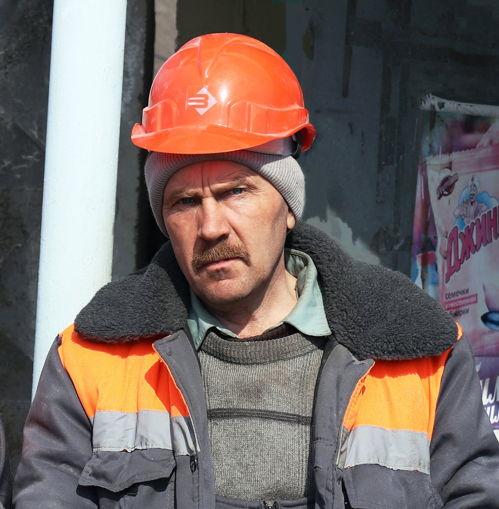 Строгий мужчина