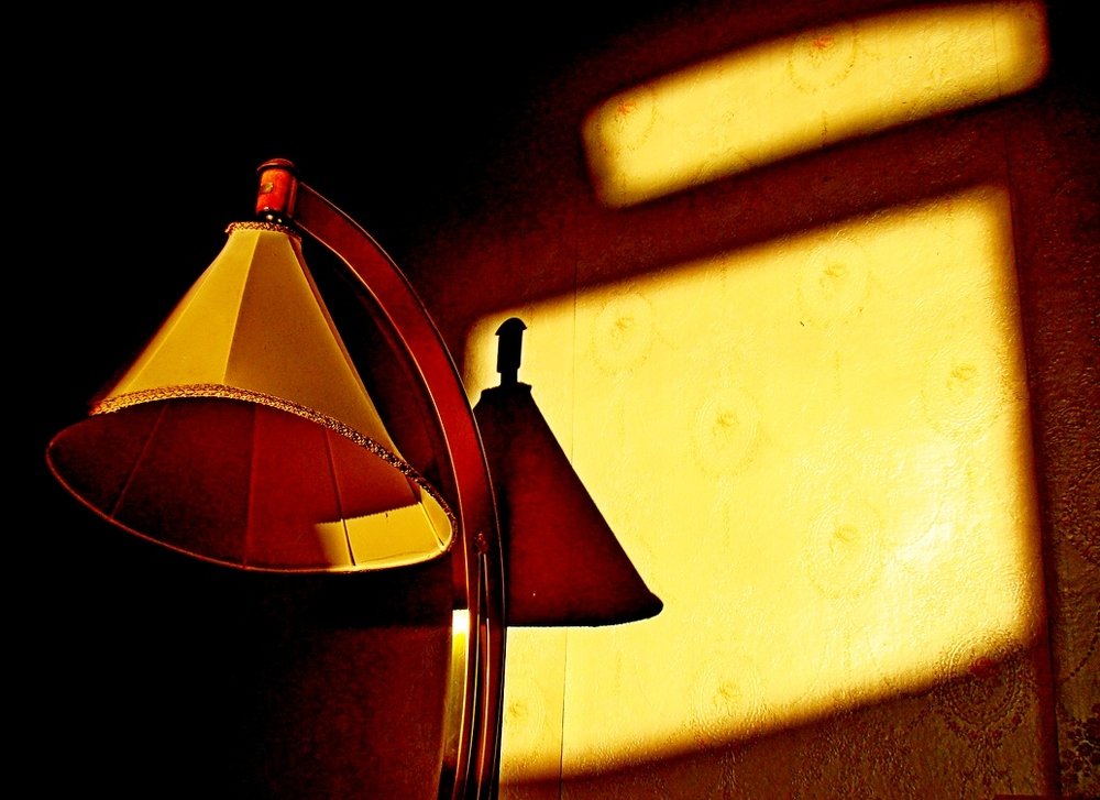 Рассветный  интерьер  зала...