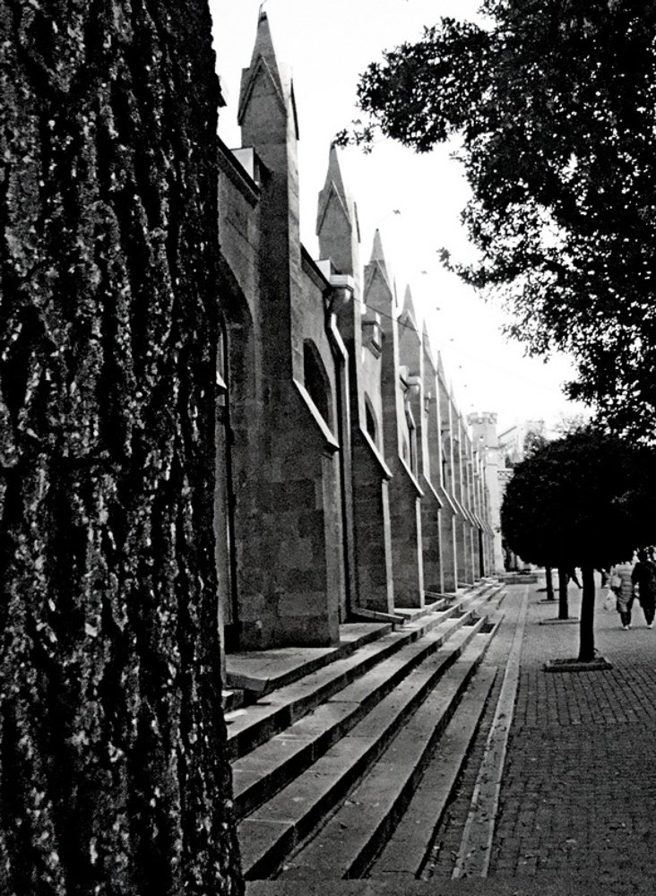 Шпили  Нарзанной  галереи...