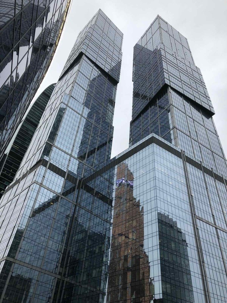 Два небоскреба