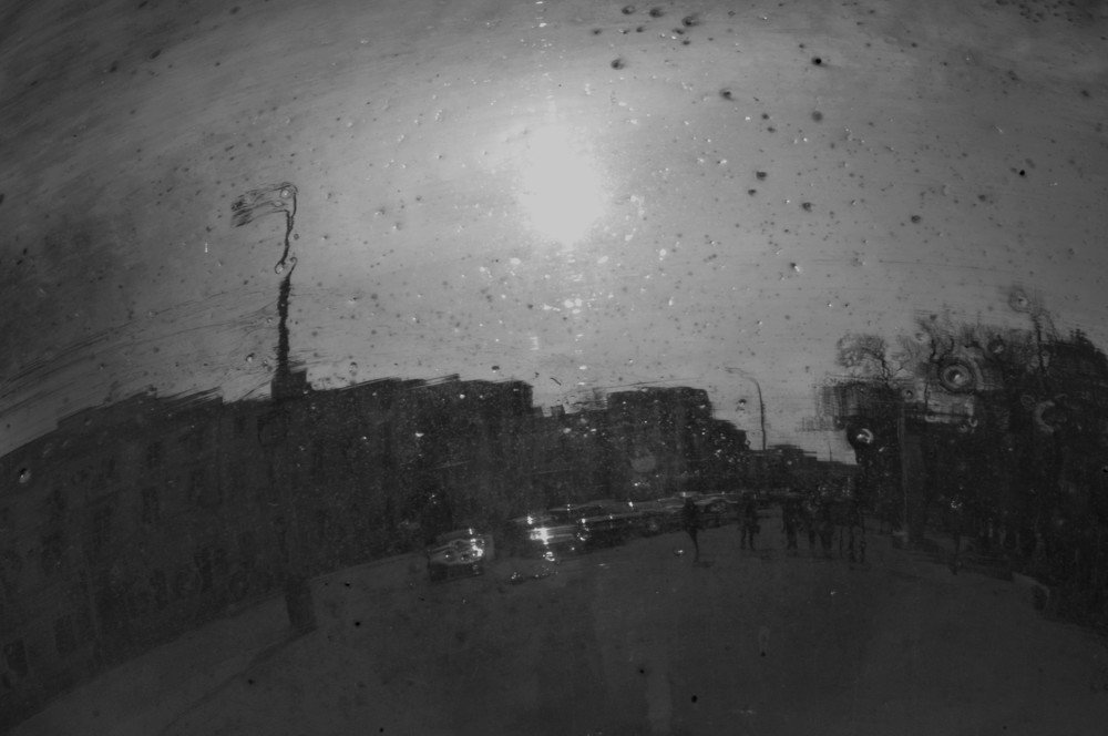 Улица через стекло.