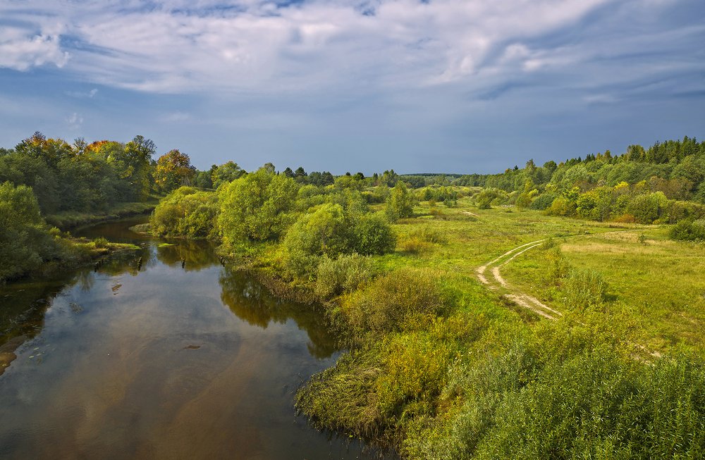 Прогулка вдоль реки