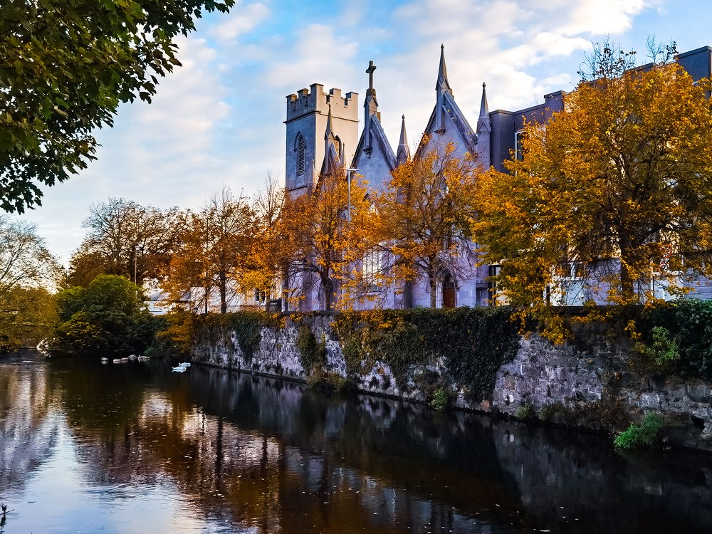 Autumn Vibes along Galway City Canal