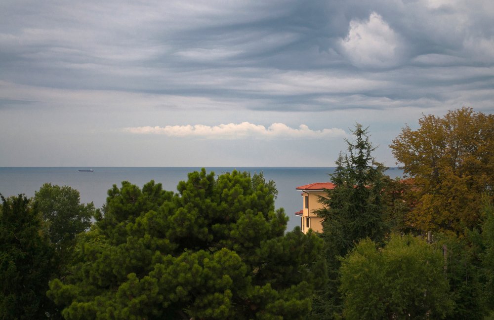 Черное море. Утро после грозы.