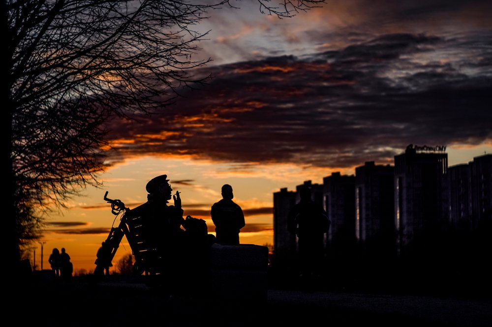 На закате дня.