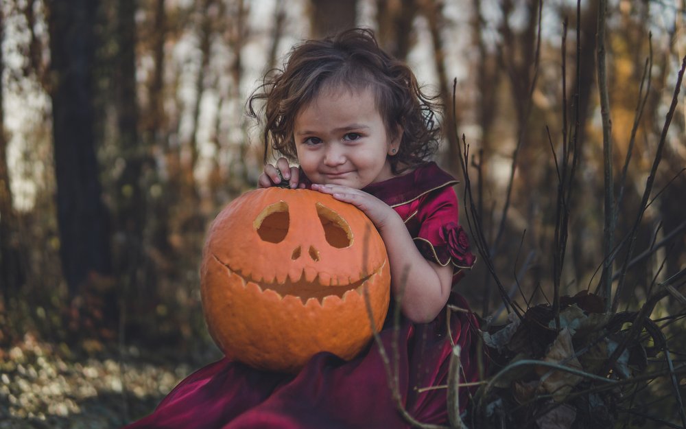 Photograph by Bogdan Lamanov