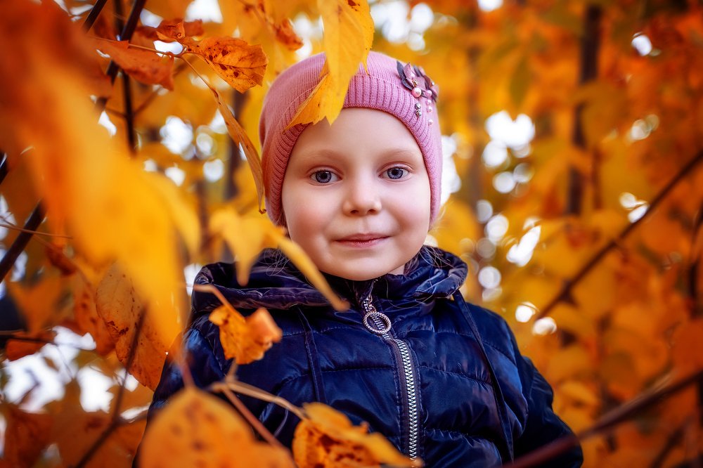 Злата в золотой листве.