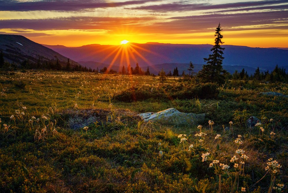 Июль, закат на плато горы Большой Иремель, Южный Урал