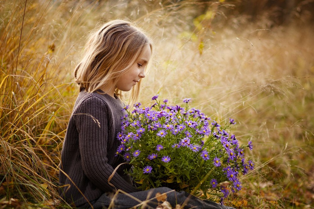 Olivia and autumn flowers