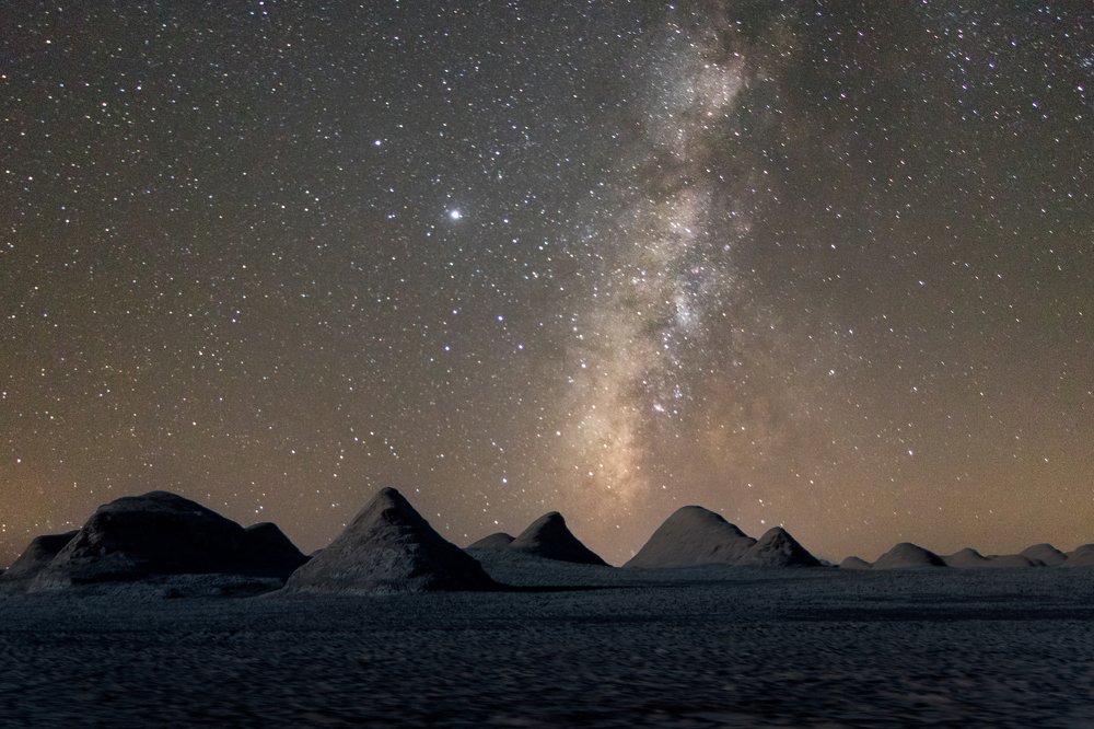stars lighting desert
