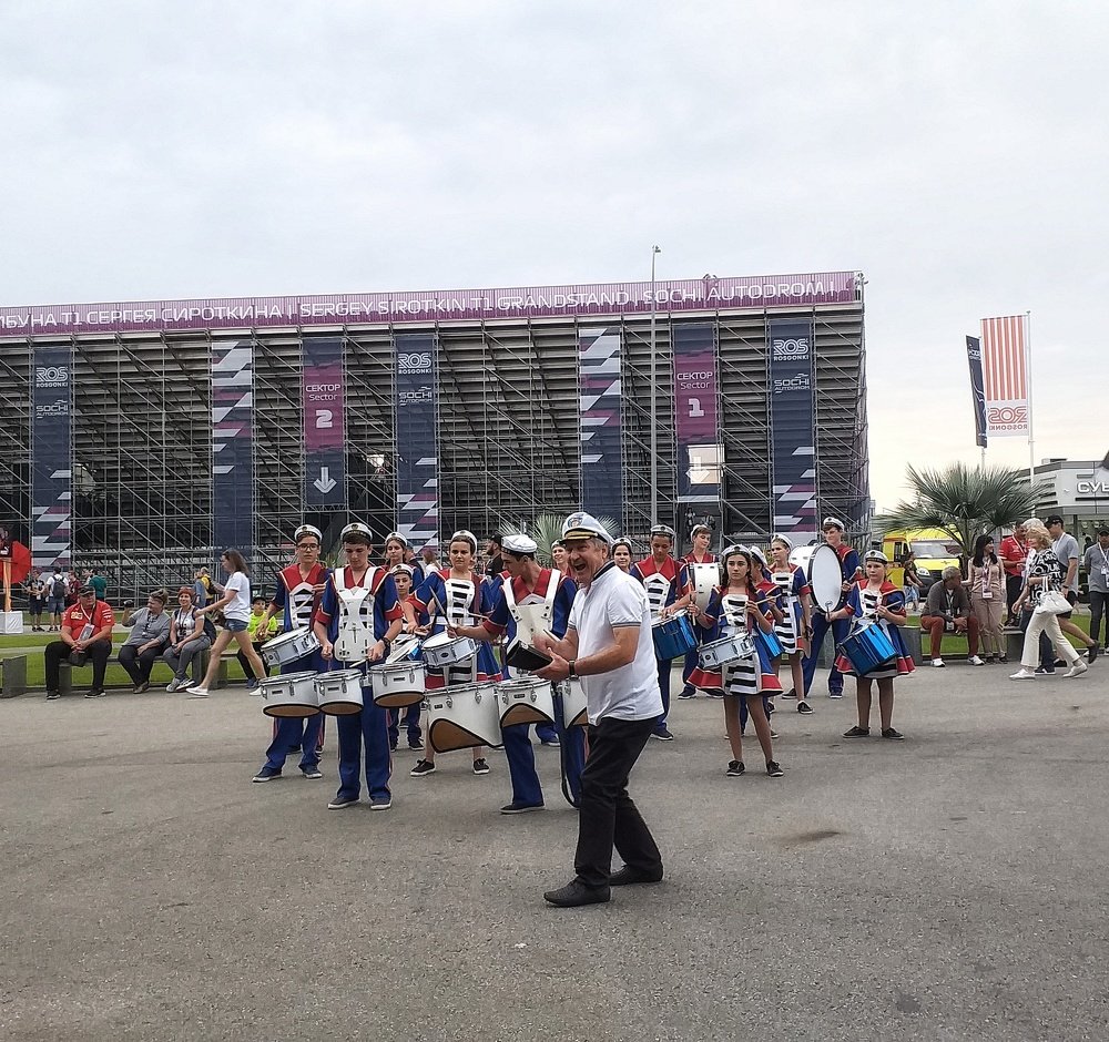 Руководитель коллектива.